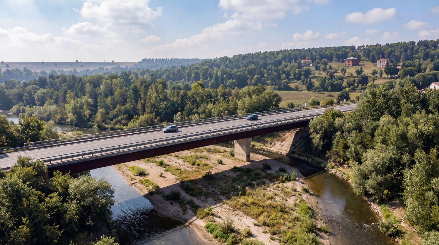 Viadotto inserito nel paesaggio di Mondovì
